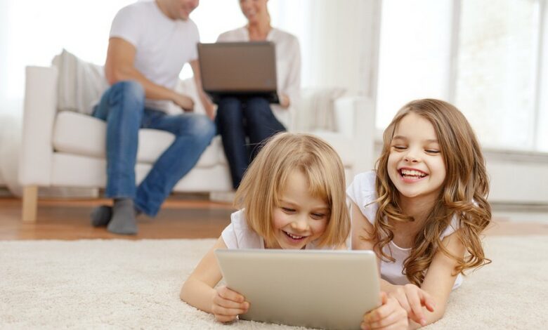Various Ways Tech Can Keep Families Connected